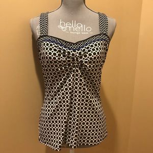 💐Pretty White House Black Market top.